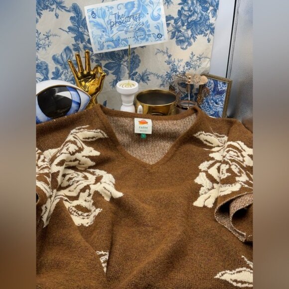 🆕 FARM Rio 🧿 NWOT Brown Poncho Sweater with Rose Floral Knit Detailing, Sz L - Picture 2 of 15
